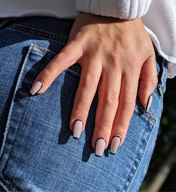 Spooky nails by Angelene Mangarell @angmangarell